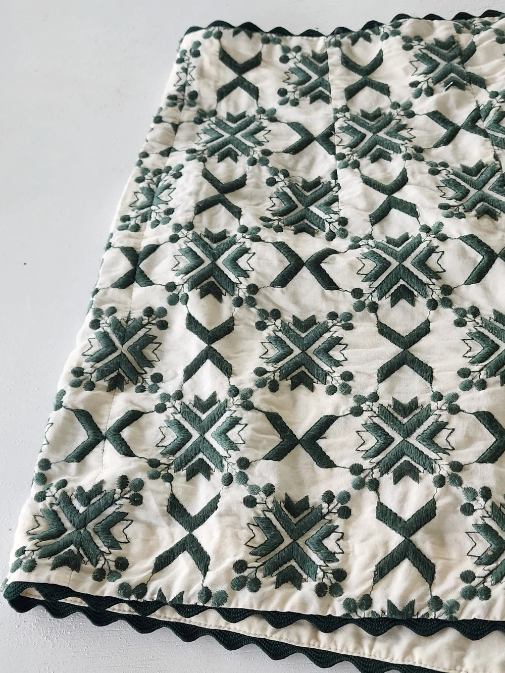 Zara Cream and Black Patterned Scallop-Hem Shorts - Picture 4 of 8